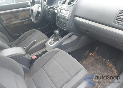 2009 Volkswagen Rabbit S from USA, damaged, VIN WVWDA71K99W141327